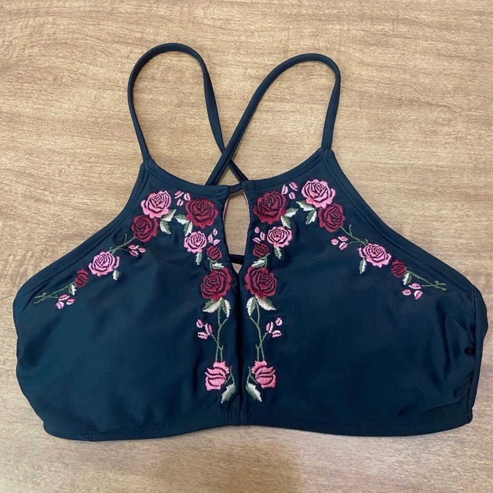 xhilaration women’s New bikini halter top Medium